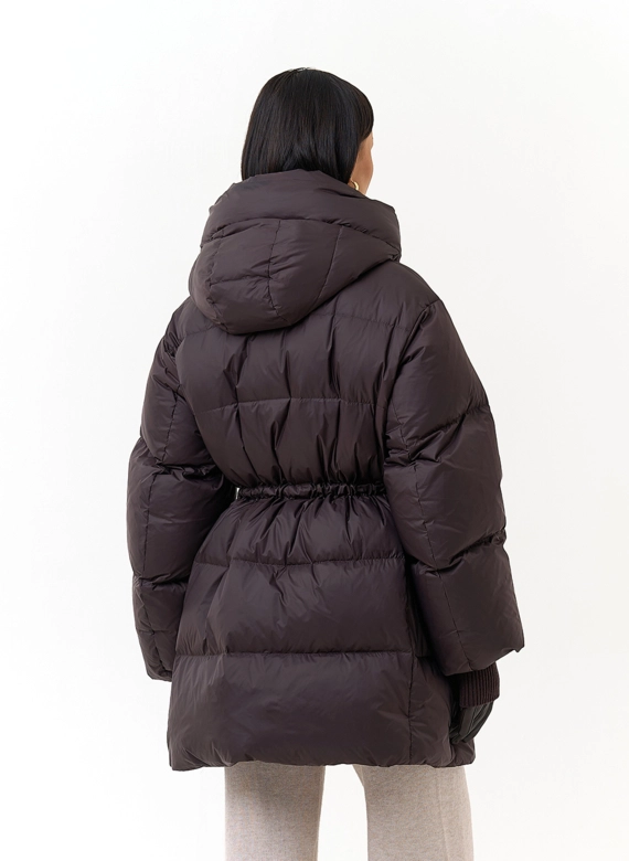 Женский пуховик с капюшоном фото